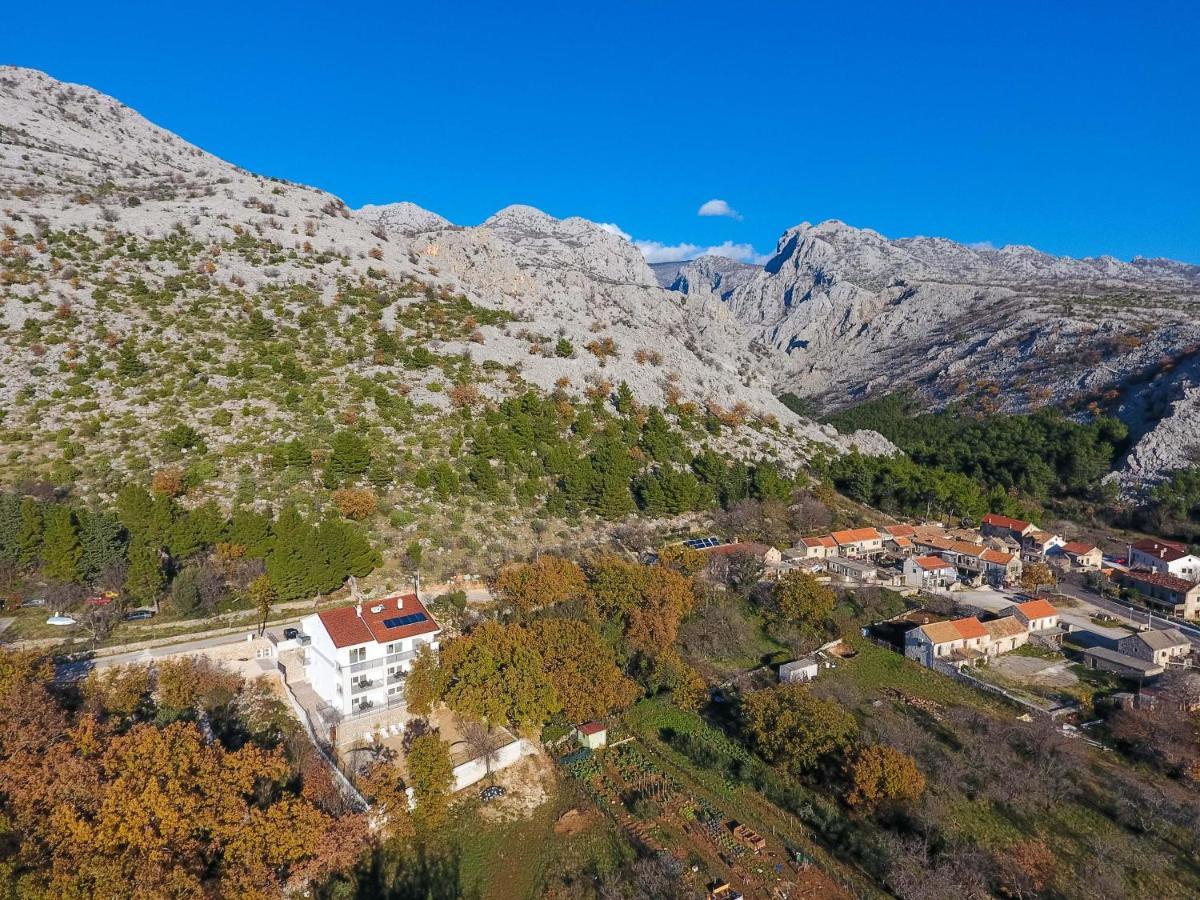 Apartmani Villa Paulo Starigrad Paklenica Luaran gambar