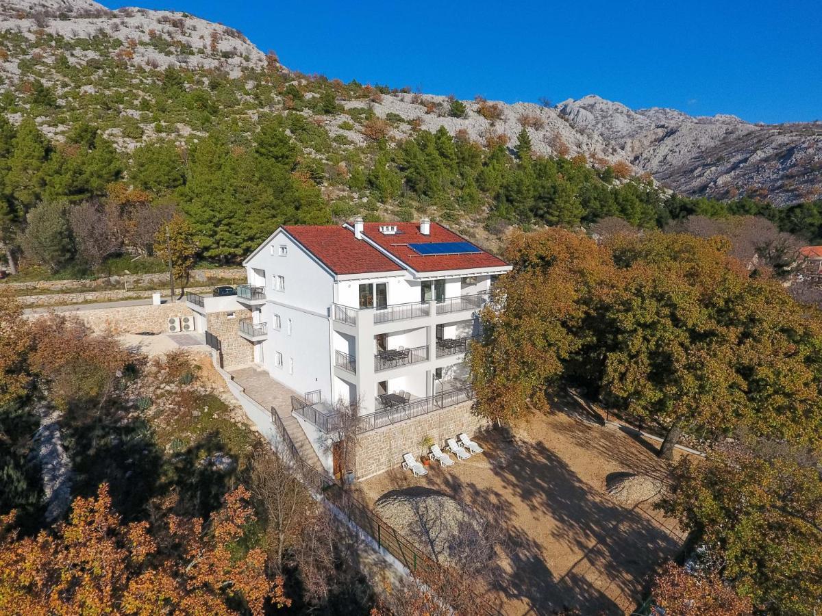 Apartmani Villa Paulo Starigrad Paklenica Luaran gambar