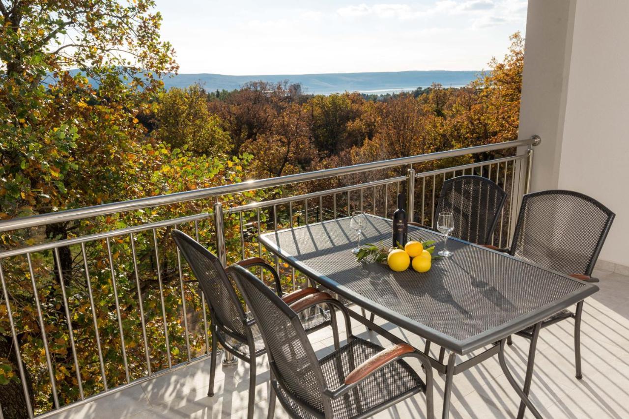 Apartmani Villa Paulo Starigrad Paklenica Luaran gambar