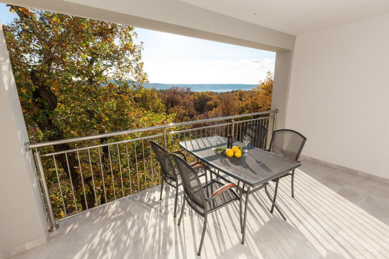 Apartmani Villa Paulo Starigrad Paklenica Luaran gambar