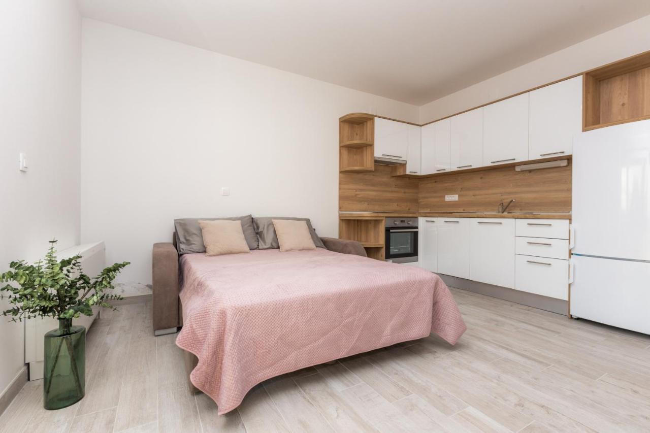 Apartmani Villa Paulo Starigrad Paklenica Luaran gambar