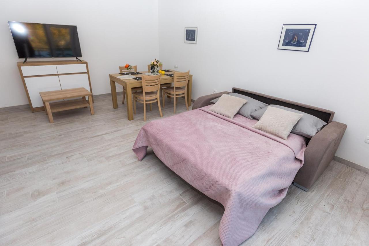 Apartmani Villa Paulo Starigrad Paklenica Luaran gambar