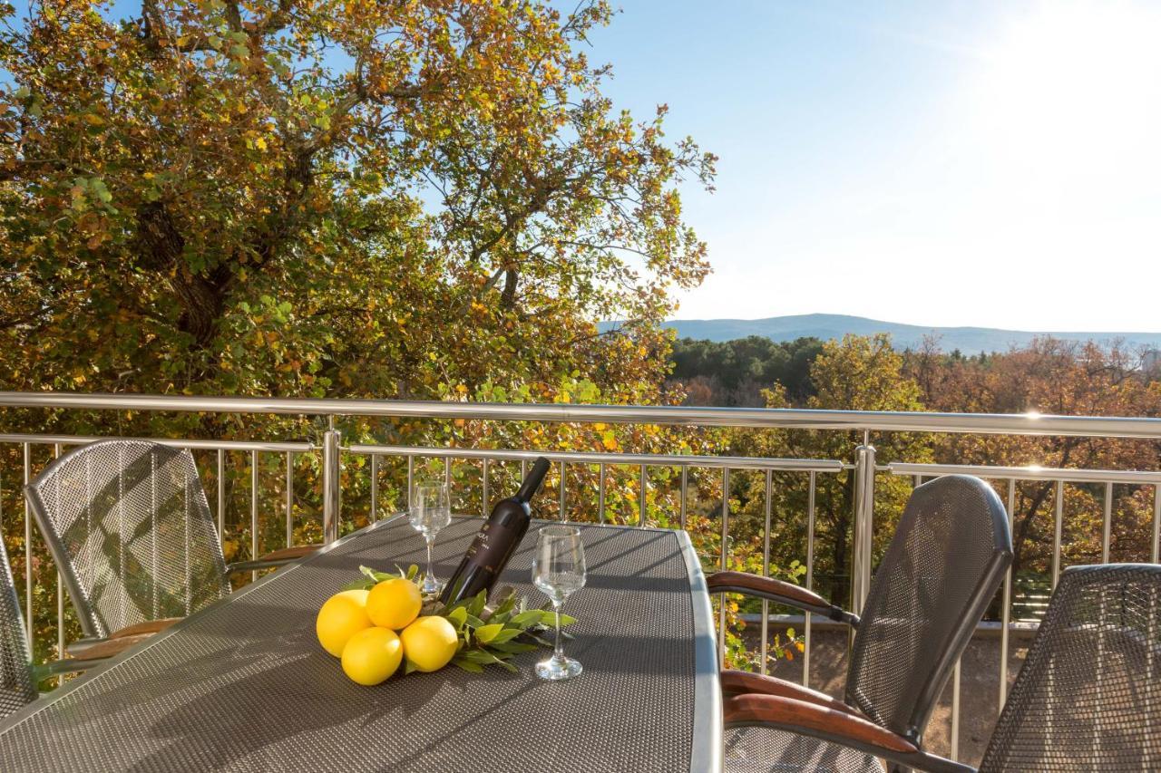 Apartmani Villa Paulo Starigrad Paklenica Luaran gambar