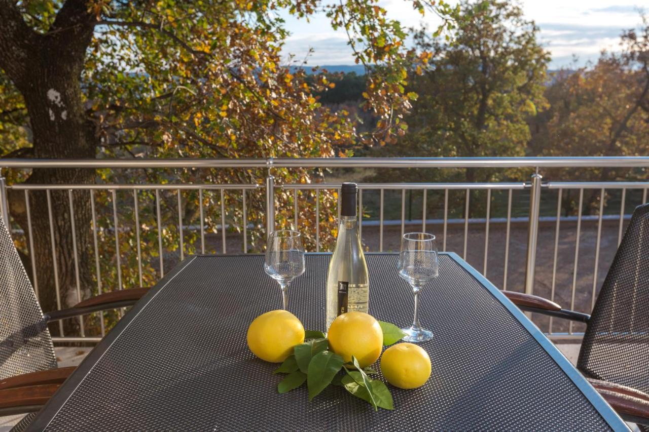 Apartmani Villa Paulo Starigrad Paklenica Luaran gambar