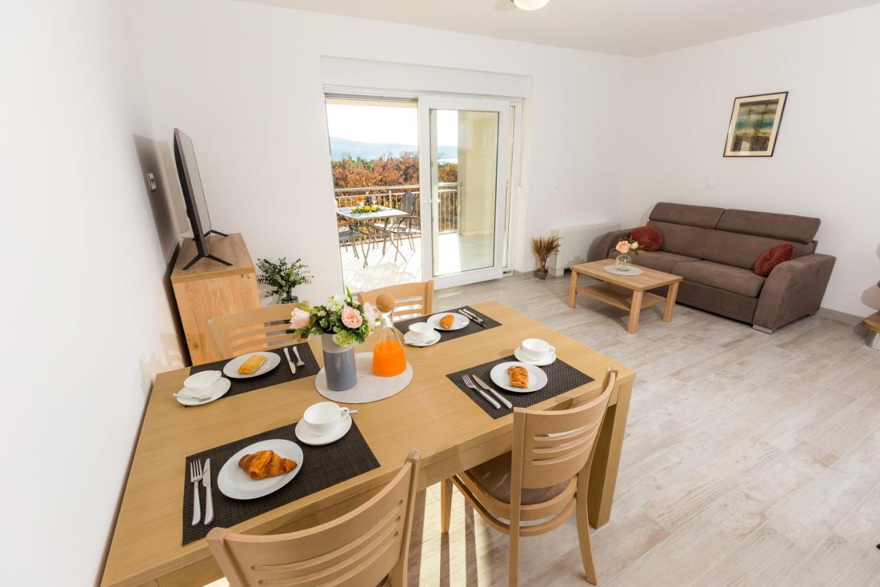 Apartmani Villa Paulo Starigrad Paklenica Luaran gambar