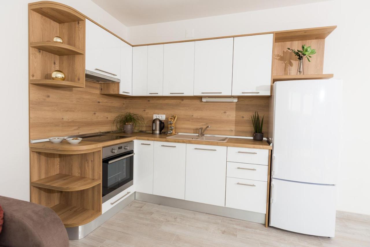 Apartmani Villa Paulo Starigrad Paklenica Luaran gambar