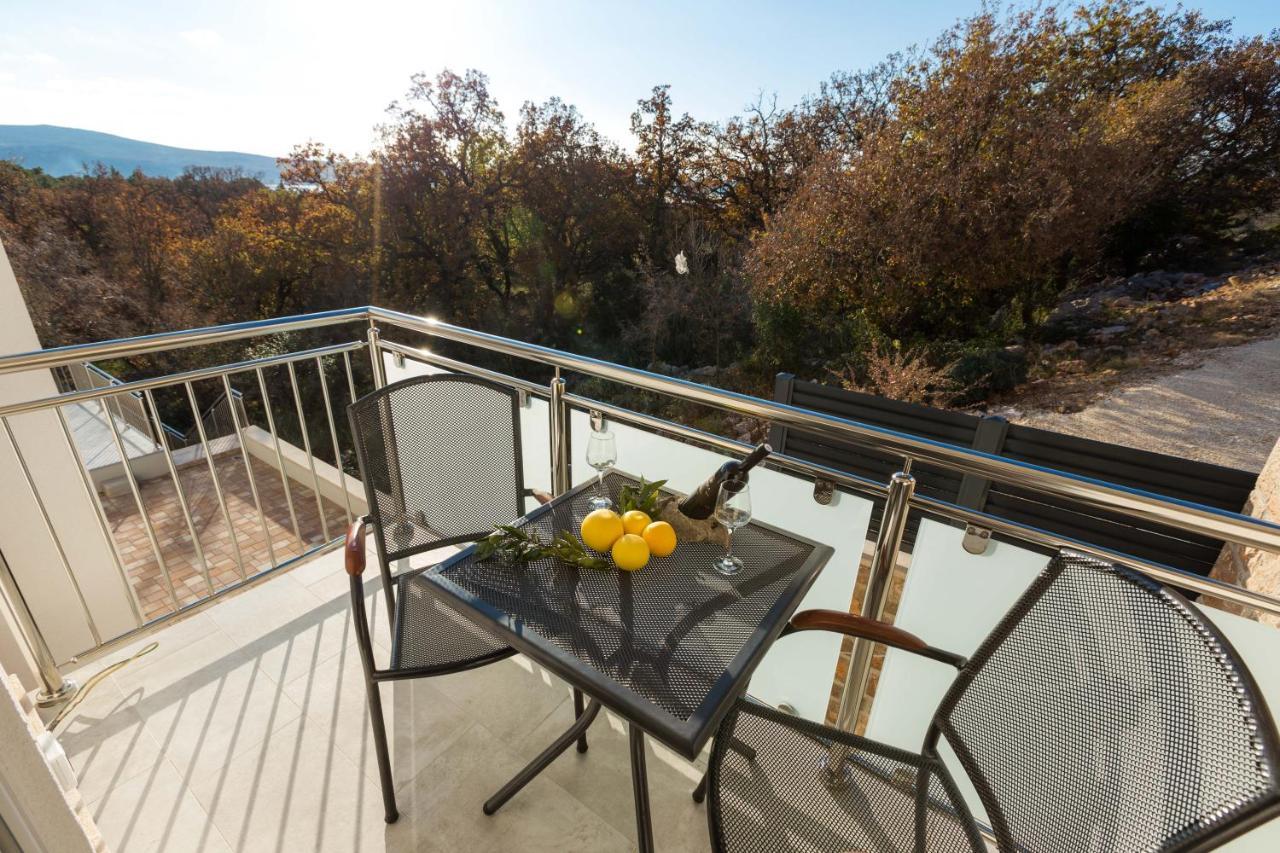 Apartmani Villa Paulo Starigrad Paklenica Luaran gambar