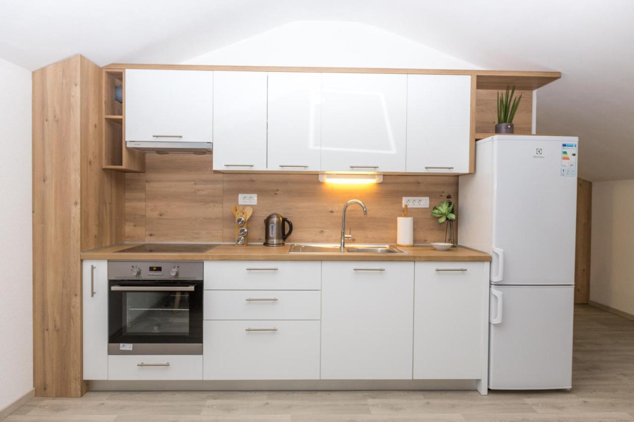Apartmani Villa Paulo Starigrad Paklenica Luaran gambar