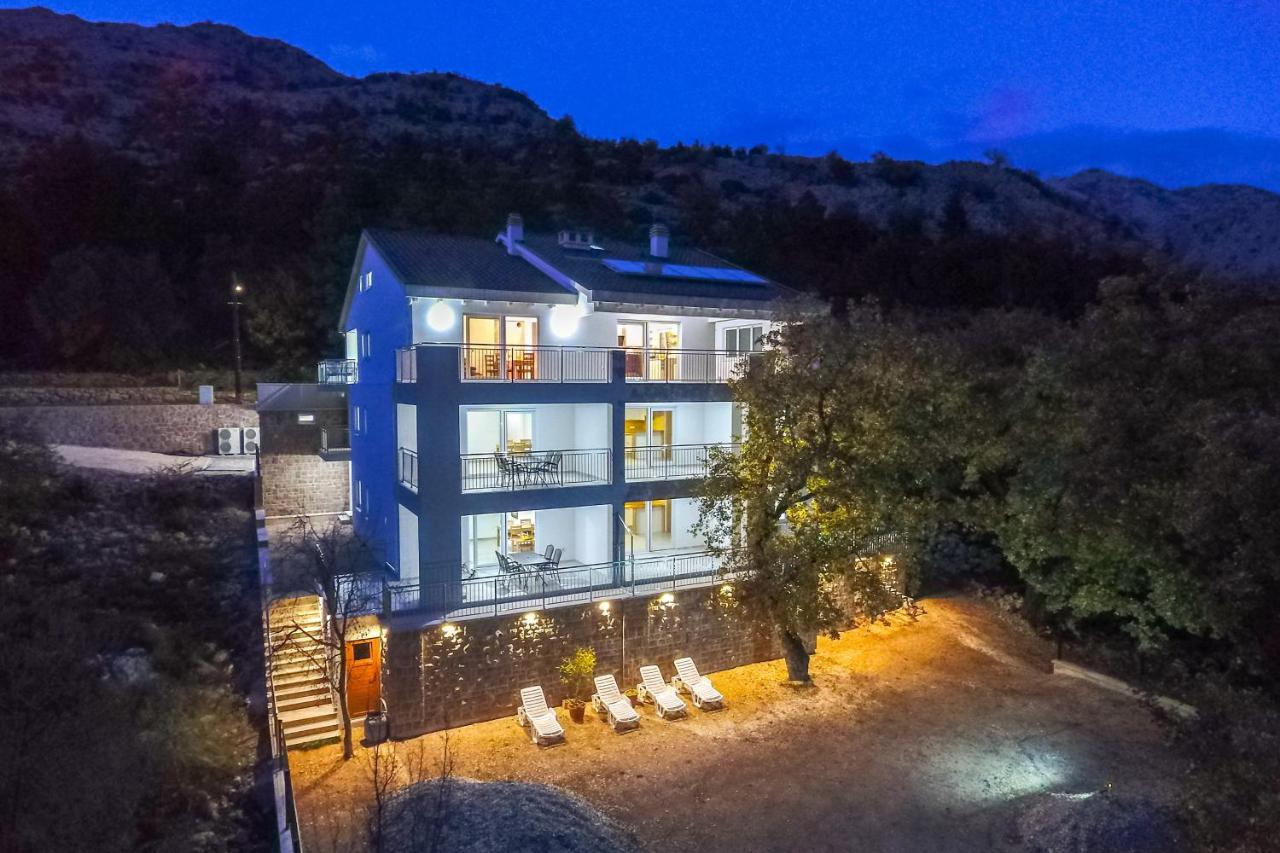 Apartmani Villa Paulo Starigrad Paklenica Luaran gambar