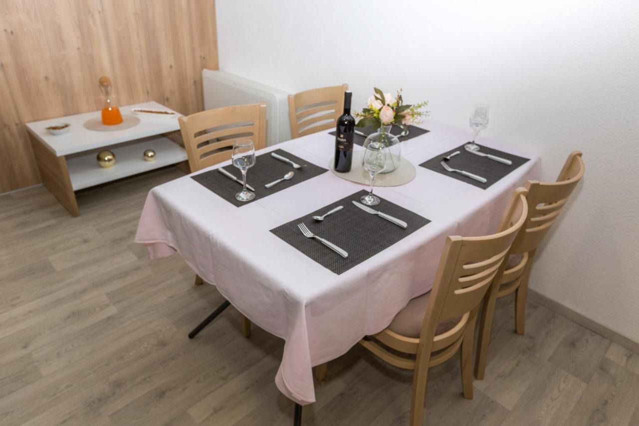 Apartmani Villa Paulo Starigrad Paklenica Luaran gambar